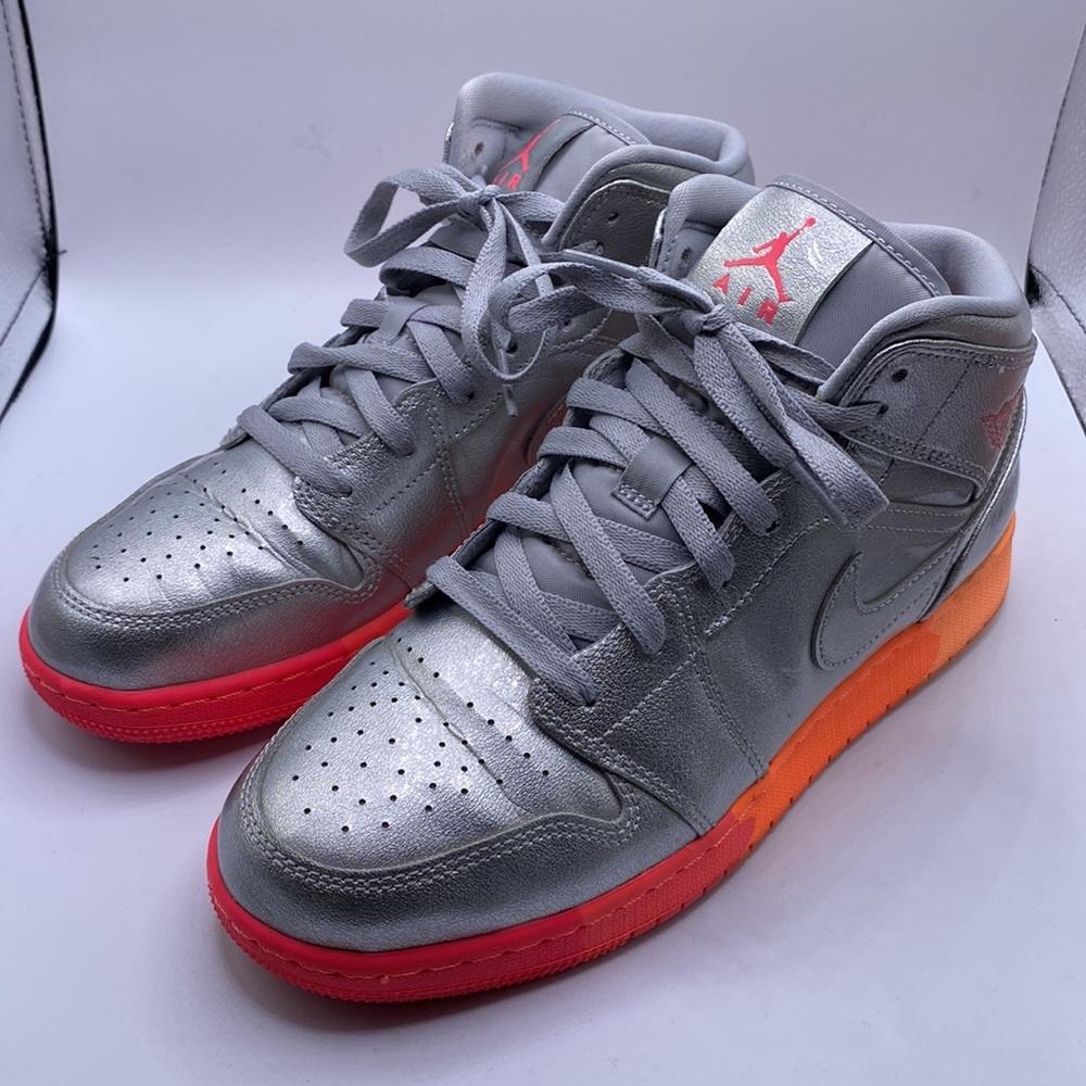 Nike Air Jordan 1 Mid GS Metallic Silver Pink Crimson Size 7Y (555112-006) - Picture 3 of 11